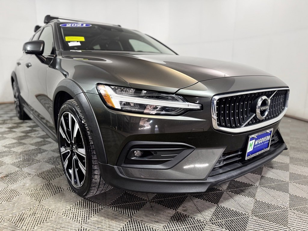 Used 2021 Volvo V60 T5 Cross Country w/ Protection Package image 10