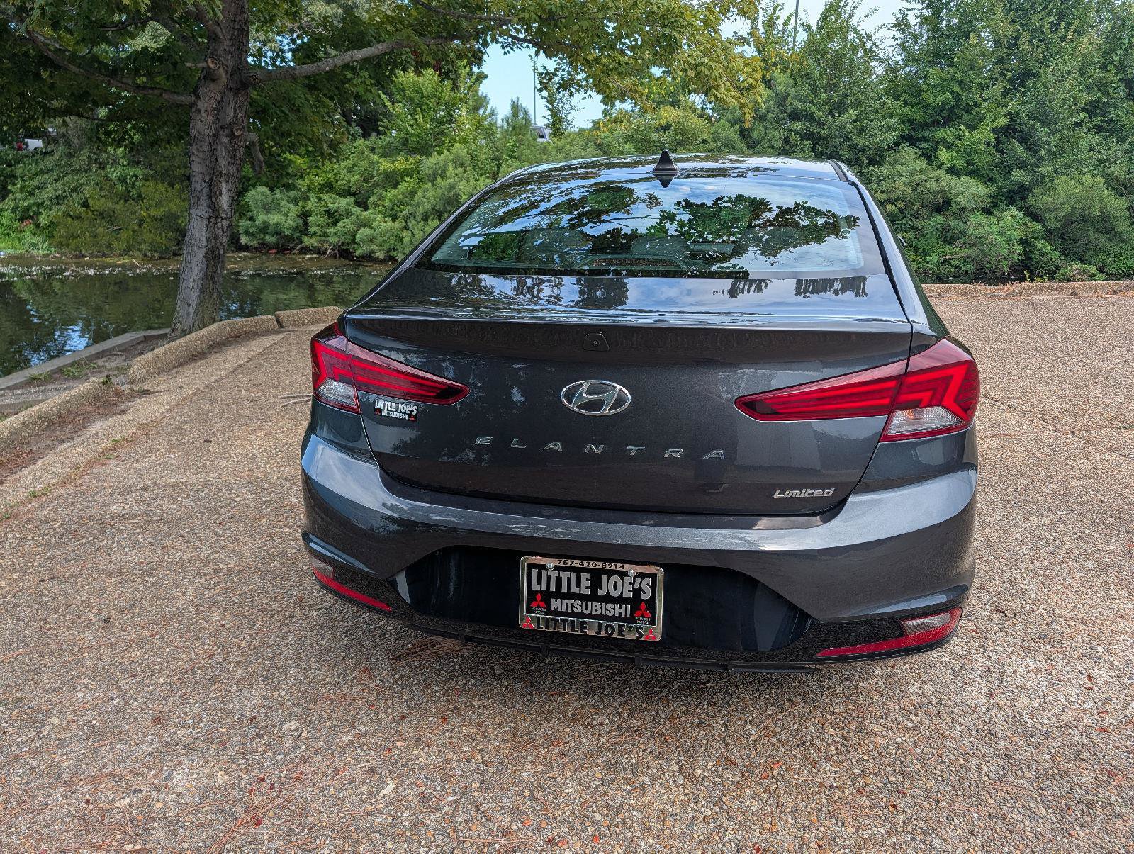 Used 2020 Hyundai Elantra Limited w/ Ultimate Package 03 FWD image 5