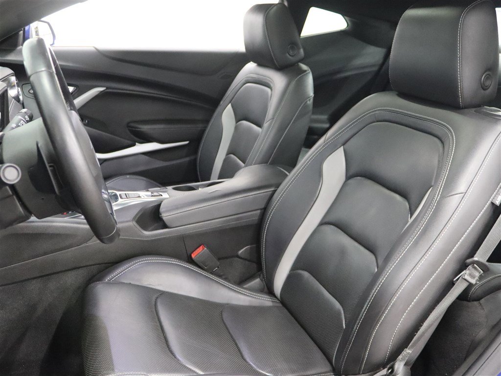 Used 2021 Chevrolet Camaro LT RWD image 8
