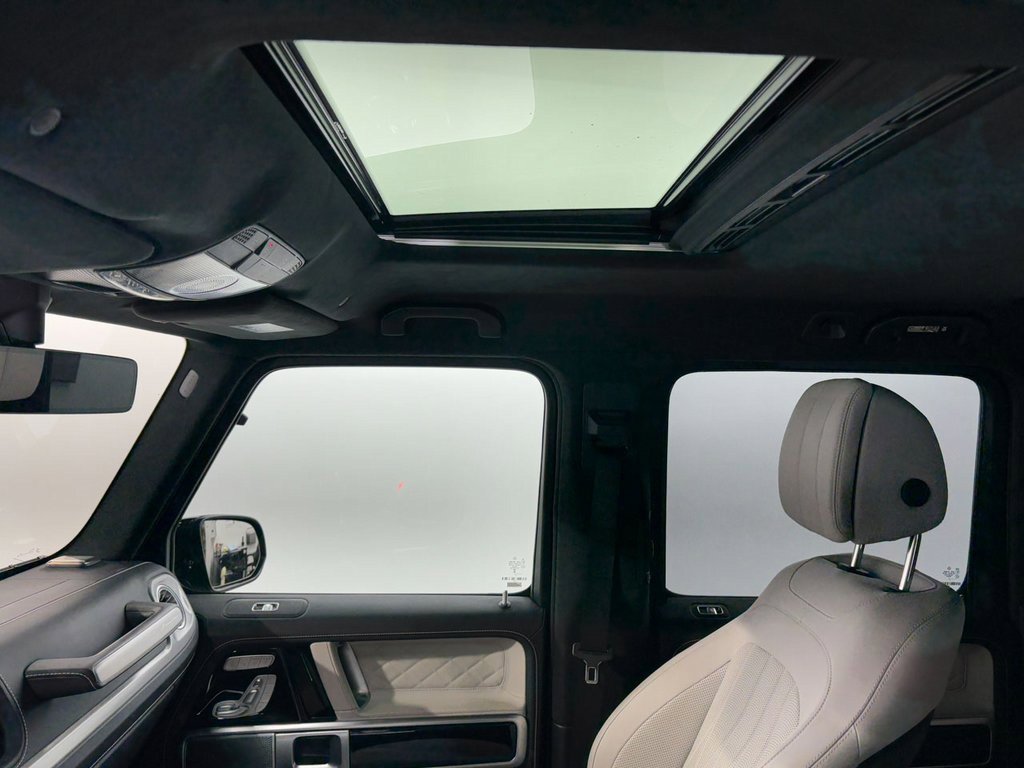 Used 2024 Mercedes-Benz G 550 image 23