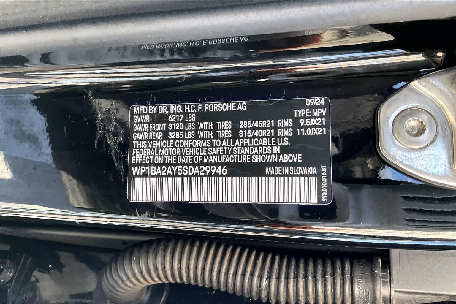 Used 2025 Porsche Cayenne Coupe AWD/4WD image 20