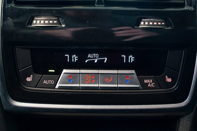 Used 2022 BMW X7 M50i w/ Cold Weather Package image 9