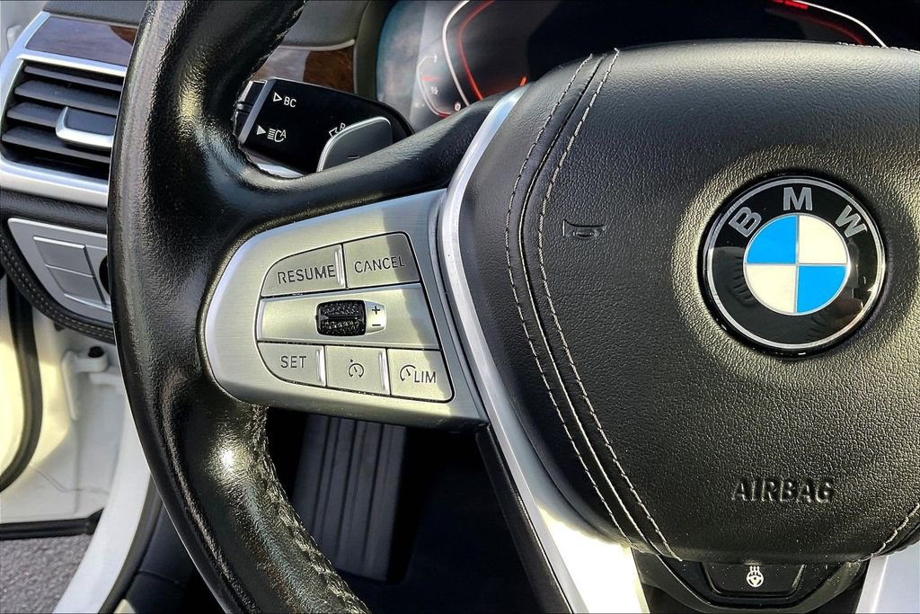 Used 2020 BMW 750i xDrive w/ Cold Weather Package AWD/4WD image 11