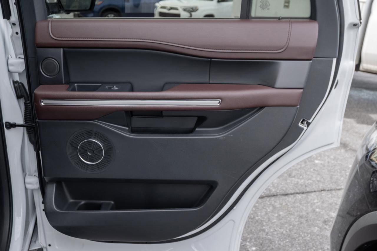Used 2024 Ford Expedition Limited image 45