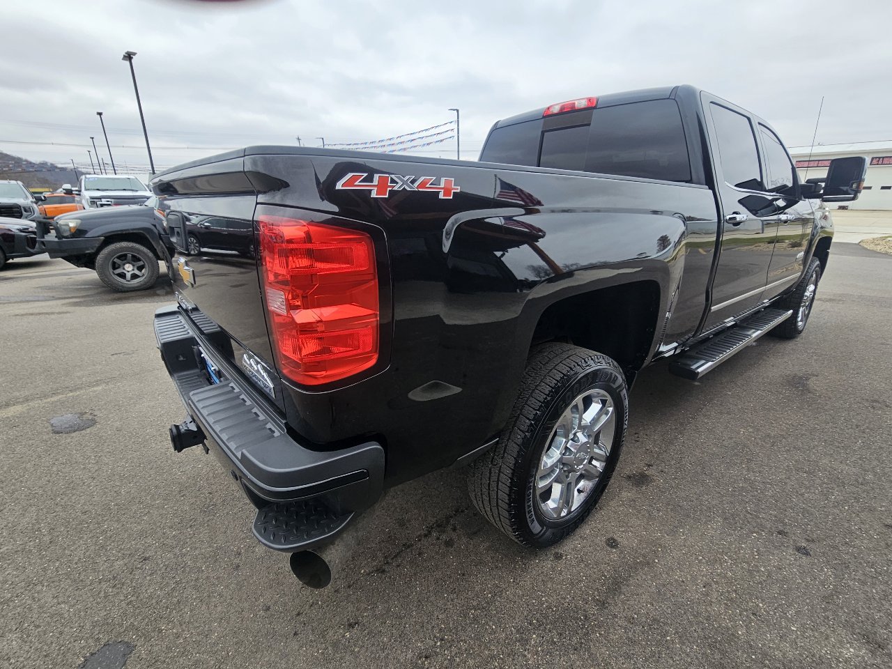 Used 2016 Chevrolet Silverado 2500 High Country w/ Duramax Plus Package image 4