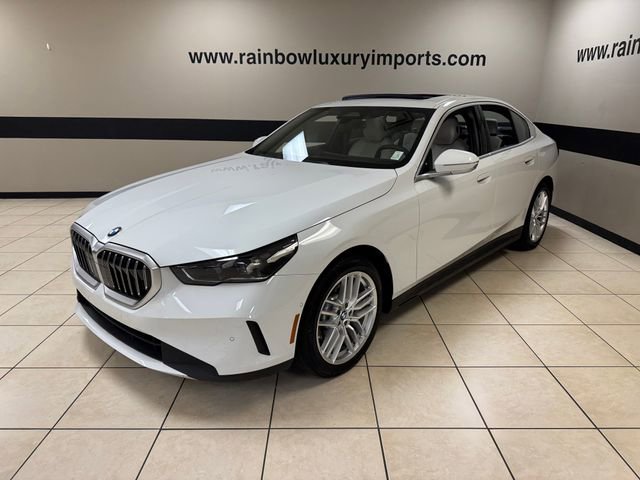 Used 2024 BMW 530i w/ Convenience Package image 3
