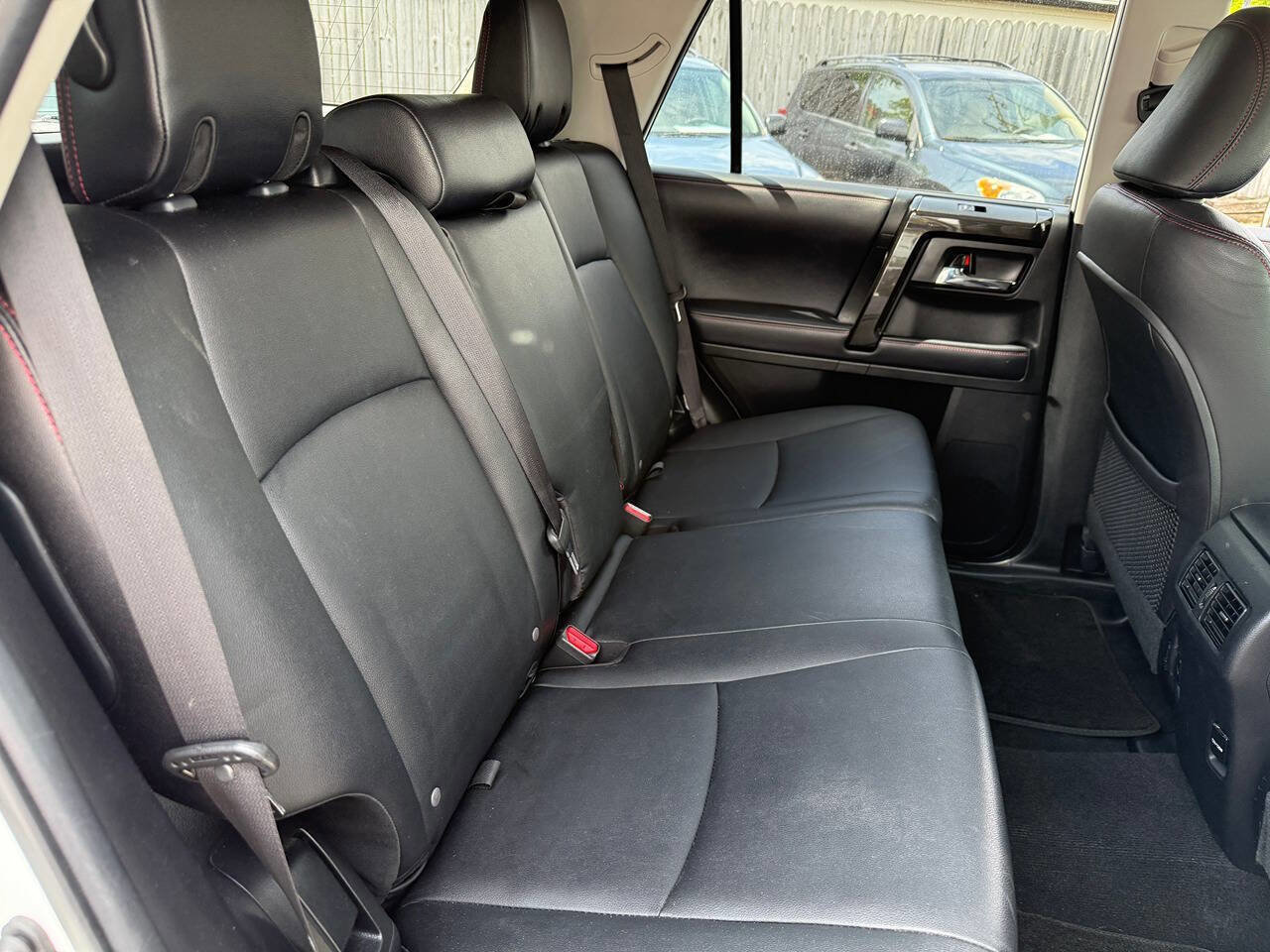 Used 2018 Toyota 4Runner TRD Off-Road Premium AWD/4WD image 33
