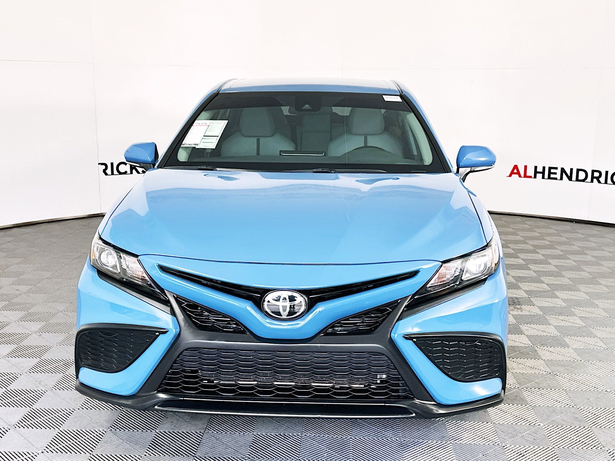 Used 2024 Toyota Camry SE image 8