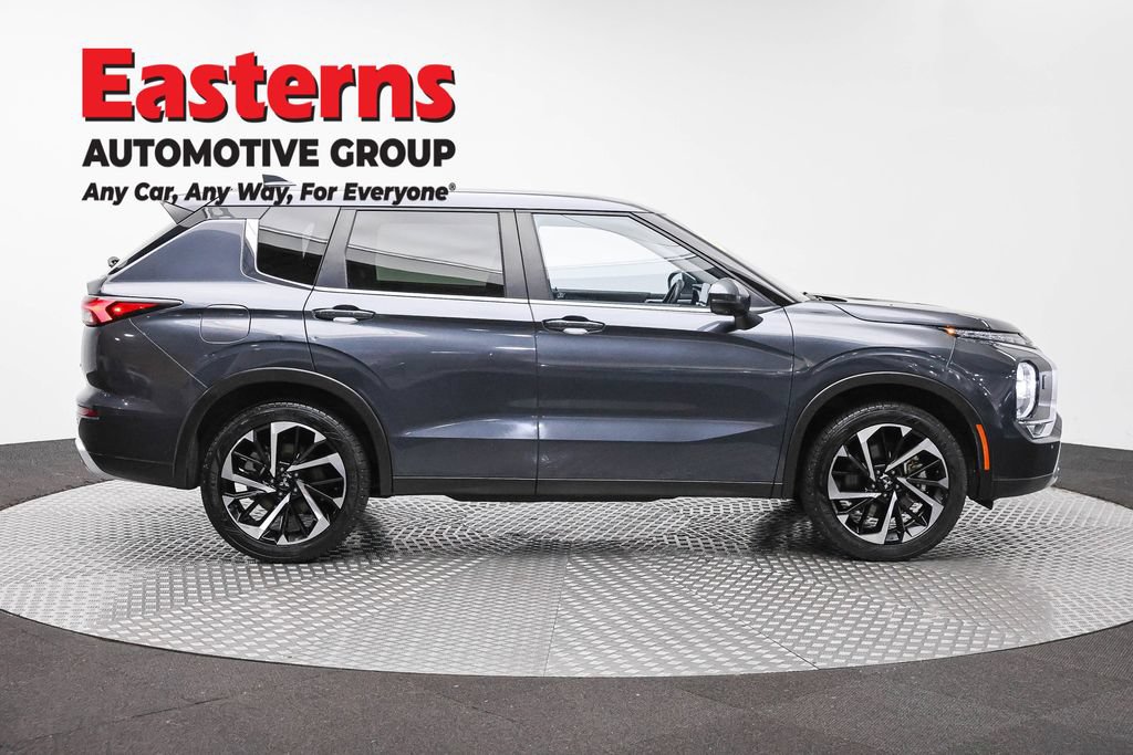 Used 2024 Mitsubishi Outlander SE AWD/4WD image 4