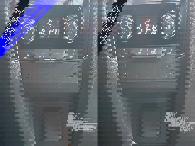 New 2025 Chevrolet Suburban Premier image 27