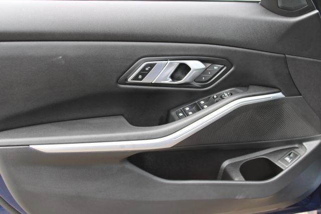 Used 2023 BMW 330i Sedan w/ Convenience Package image 9