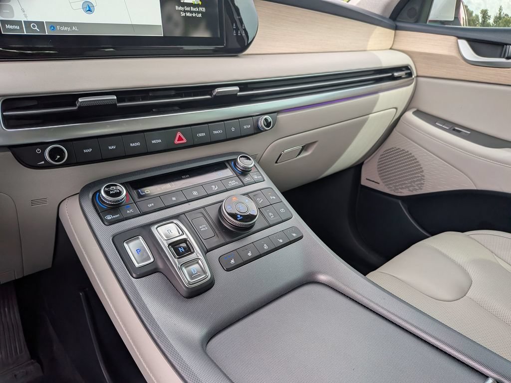 Used 2024 Hyundai Palisade Limited AWD/4WD image 35