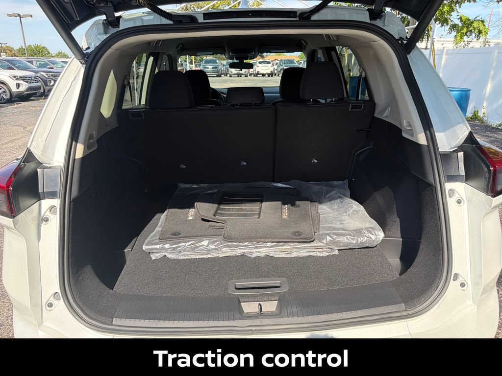 Certified 2026 Nissan Rogue SV AWD/4WD image 28