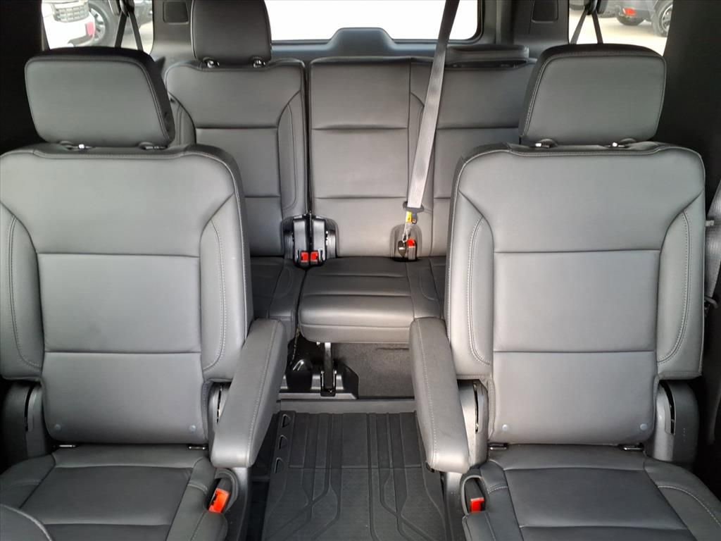 Used 2024 Chevrolet Suburban Z71 w/ Z71 Off-Road Package image 19