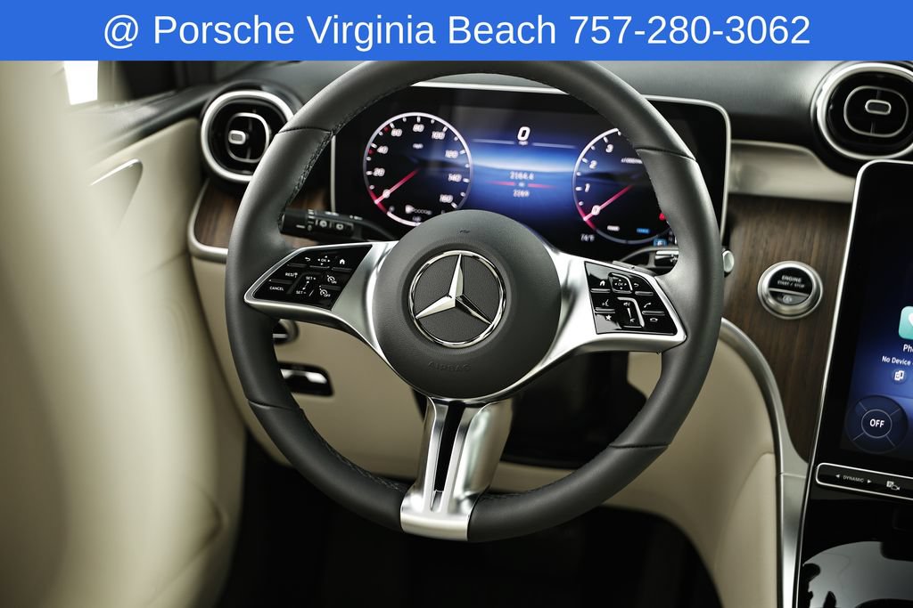 Used 2025 Mercedes-Benz GLC 300 4MATIC image 33