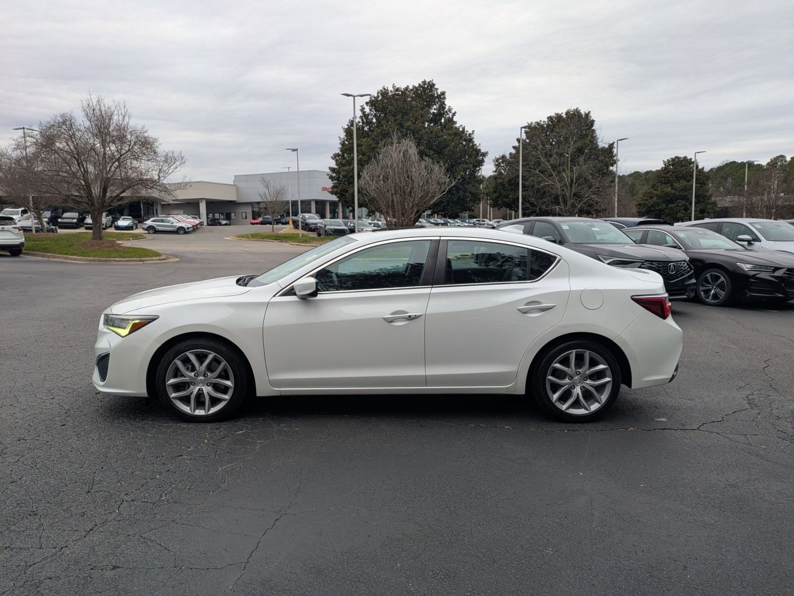 Used 2019 Acura ILX Base image 8