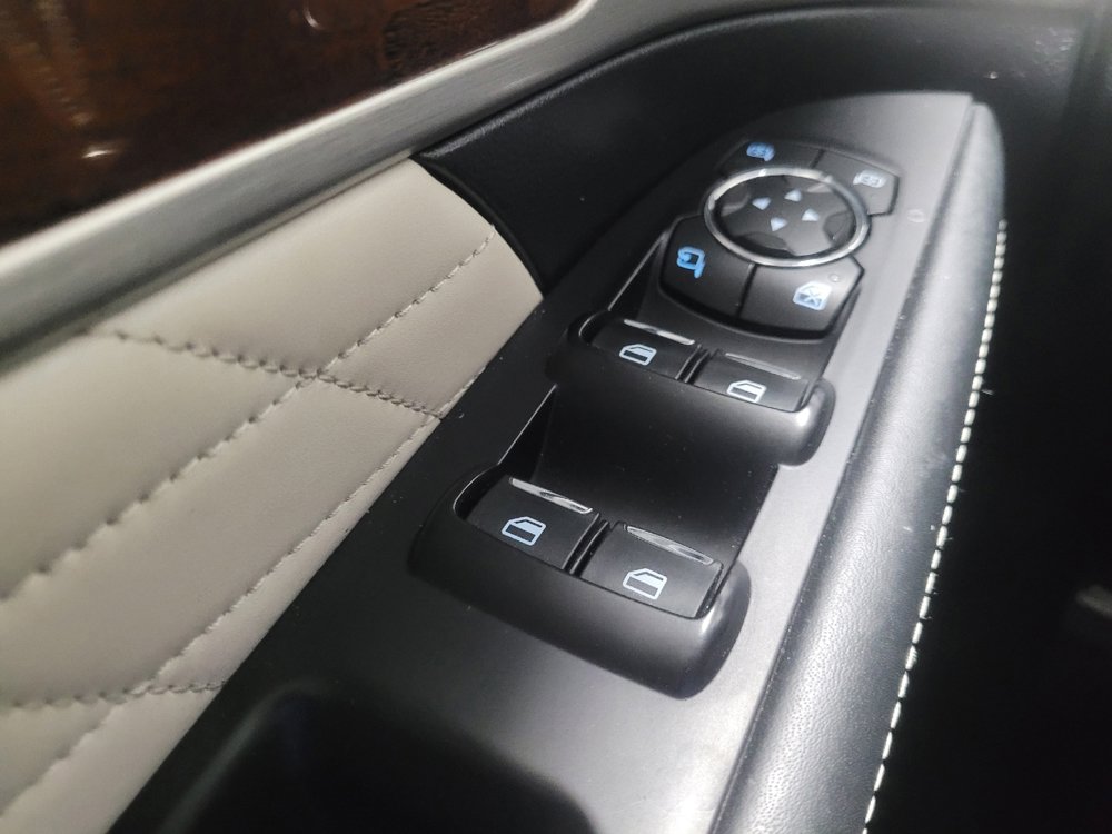 Used 2018 Ford Explorer Platinum AWD/4WD image 27