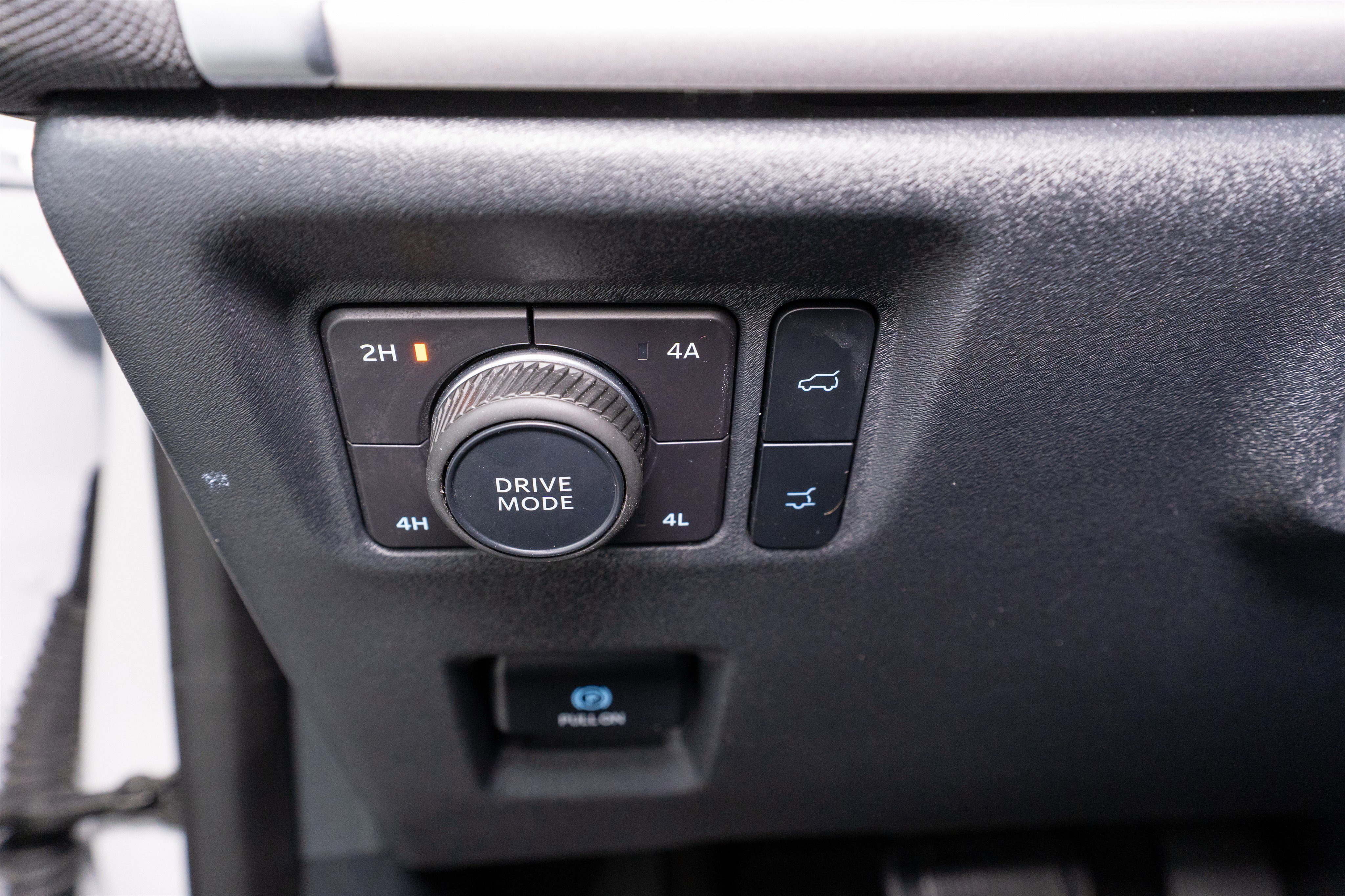 Used 2025 Ford Expedition Active AWD/4WD image 30