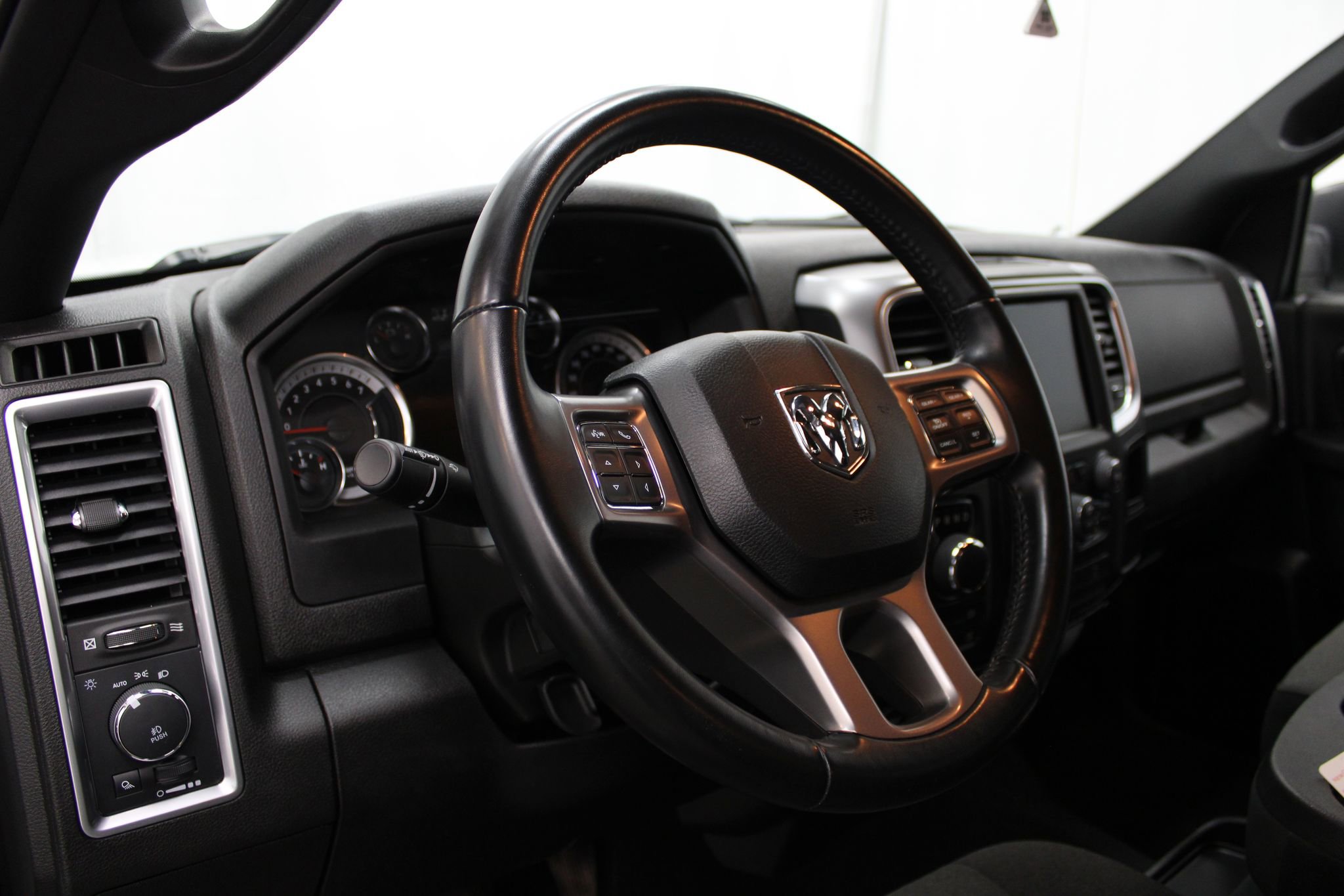 Used 2022 RAM 1500 Classic Warlock image 10