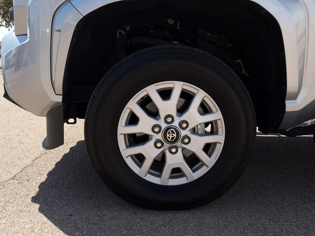 Used 2025 Toyota Tacoma SR AWD/4WD image 11
