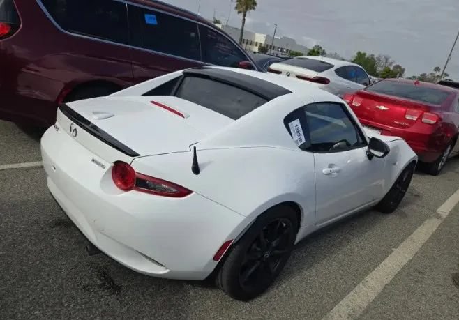 Used 2020 MAZDA MX-5 Miata RF Club RWD image 38