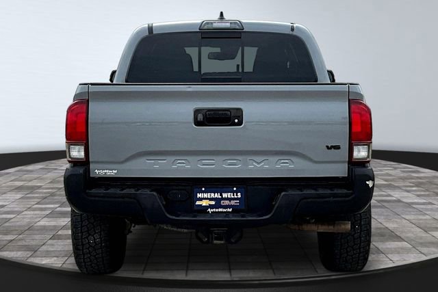 Used 2019 Toyota Tacoma TRD Off-Road AWD/4WD image 6