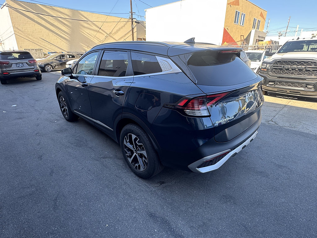 Used 2023 Kia Sportage EX AWD/4WD image 4