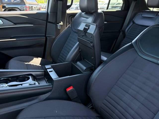 Used 2025 Ford Explorer ST-Line w/ ST-Line Street Pack AWD/4WD image 34