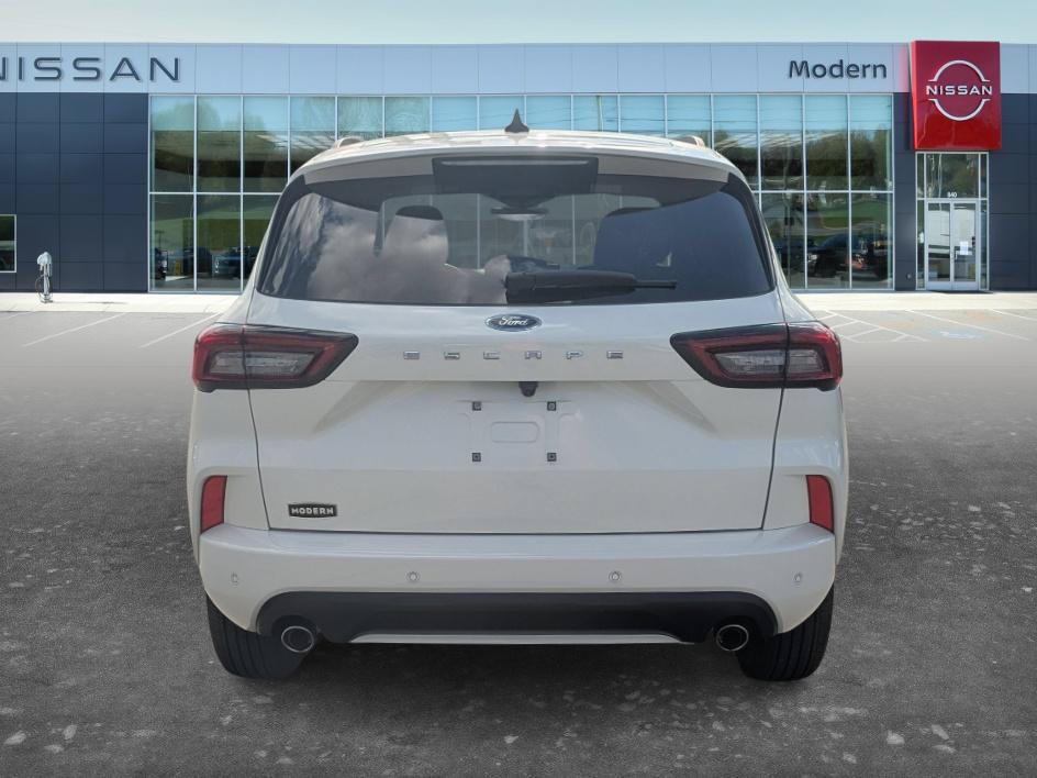 Used 2024 Ford Escape ST-Line w/ Tech Pack #1 FWD image 4