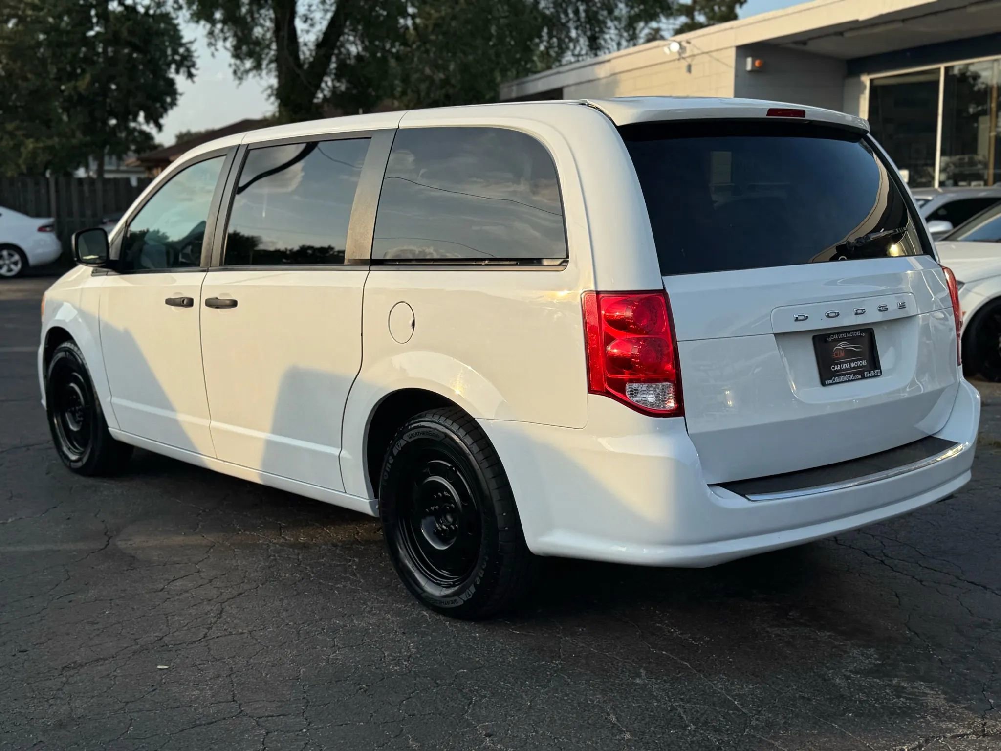 Used 2019 Dodge Grand Caravan SE image 6