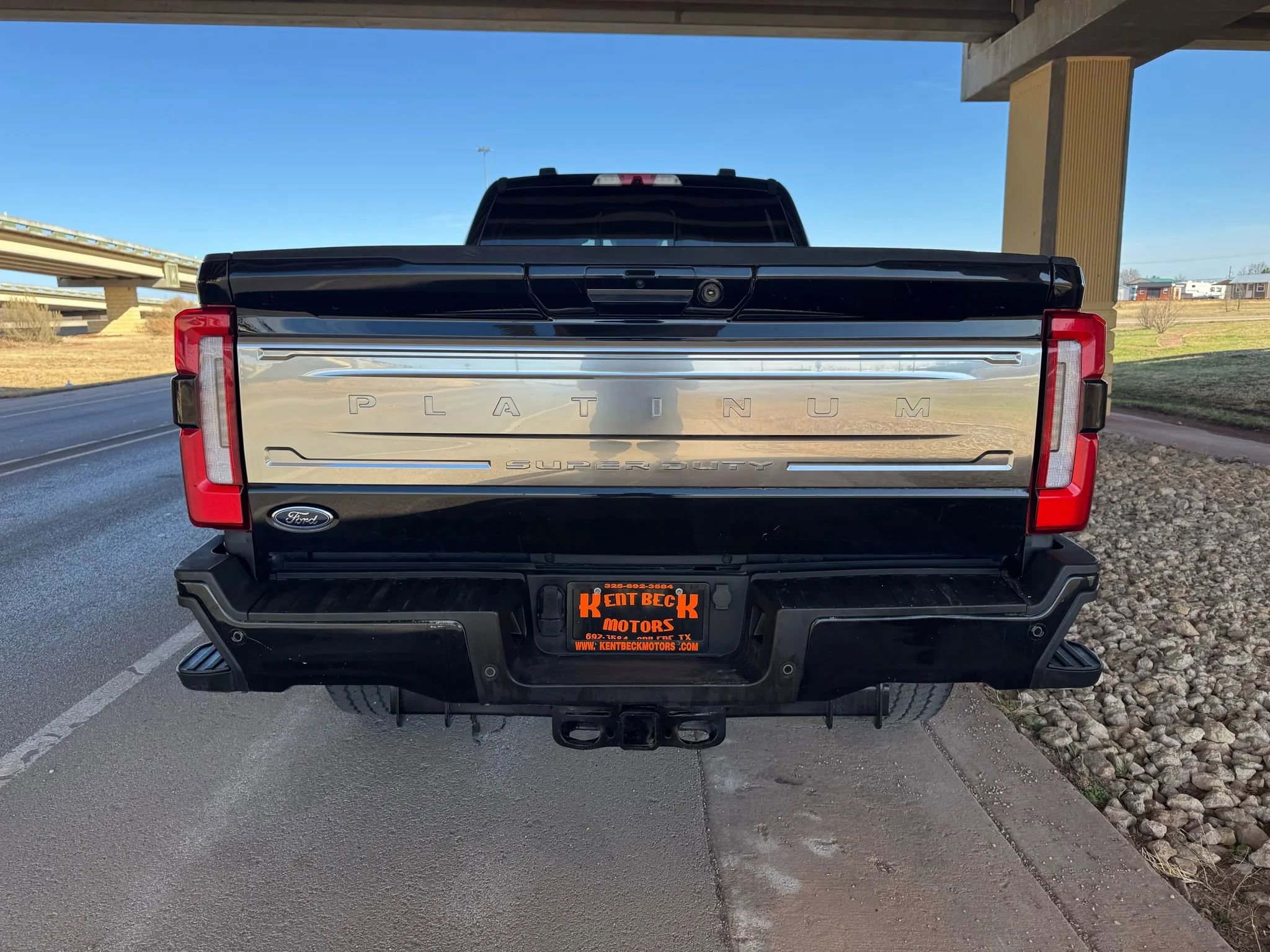 Used 2024 Ford F350 Platinum image 2