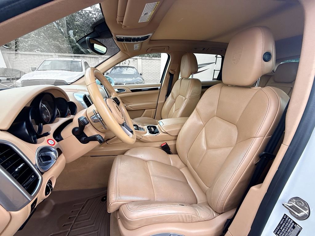 Used 2017 Porsche Cayenne AWD/4WD image 23