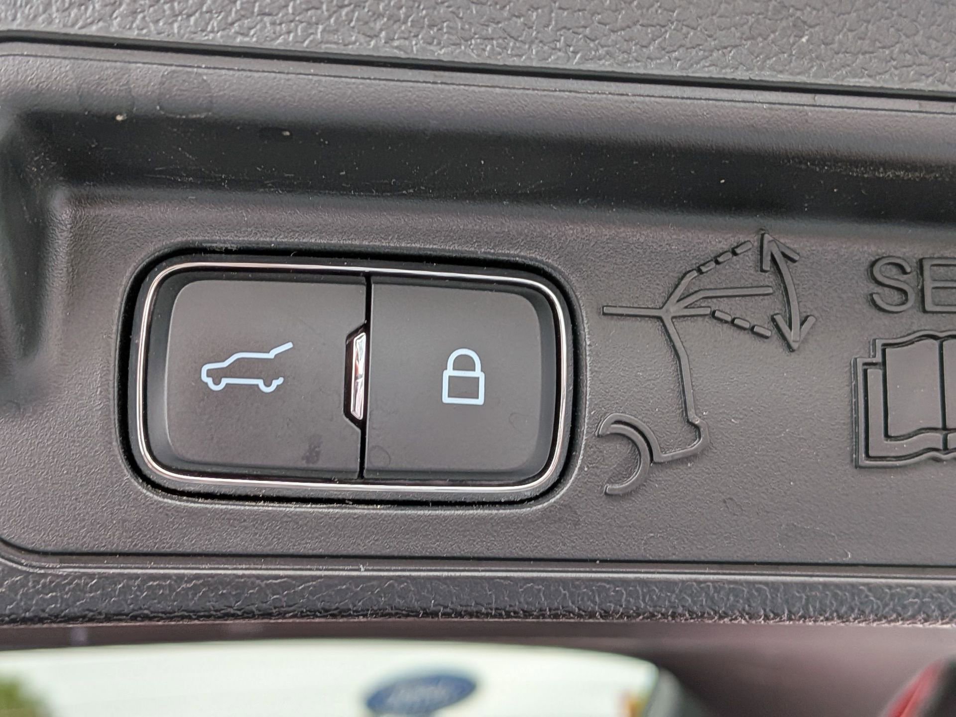 Used 2023 Ford Explorer XLT image 17