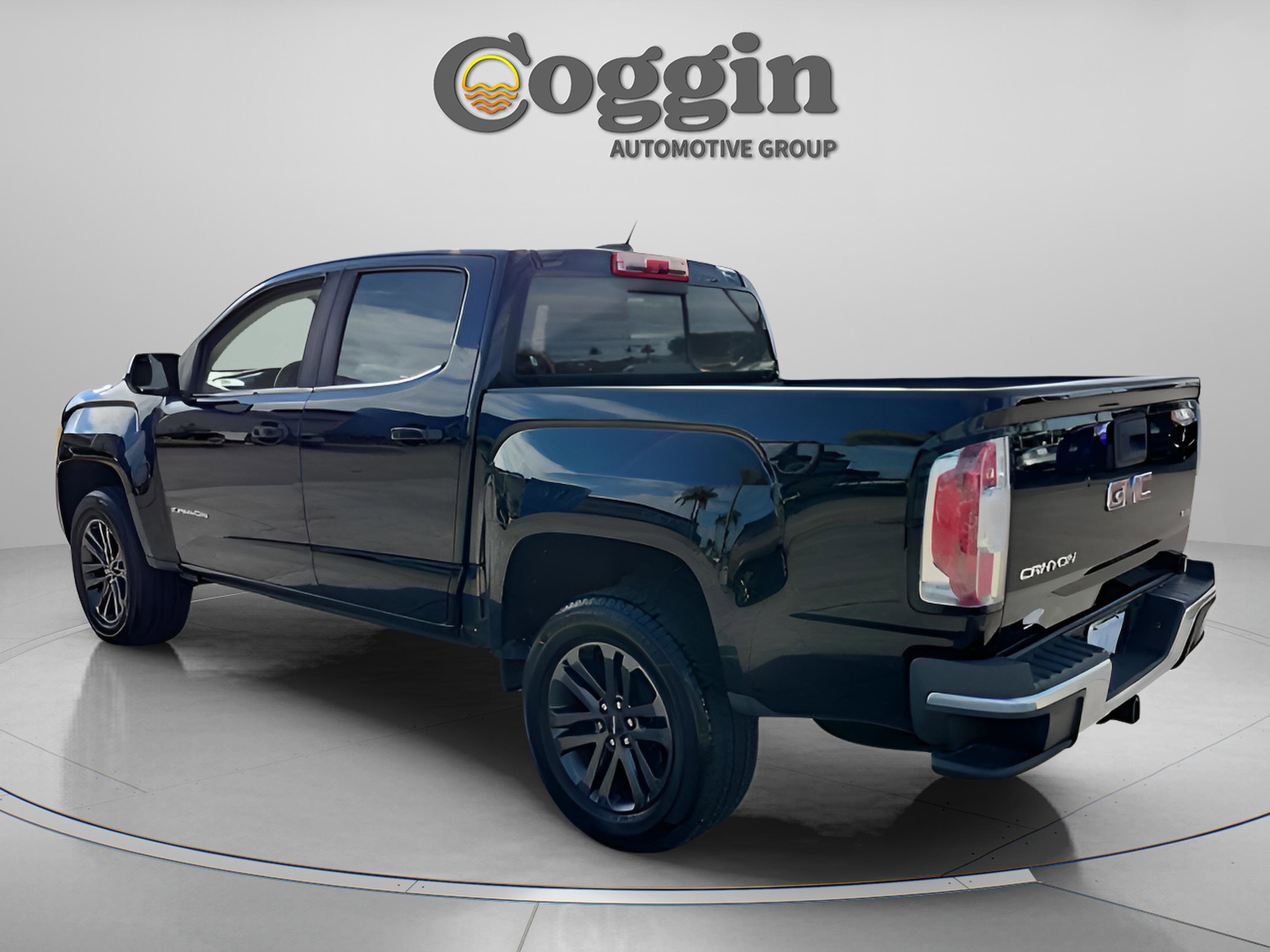 Used 2017 GMC Canyon SLE w/ Nightfall Edition image 4