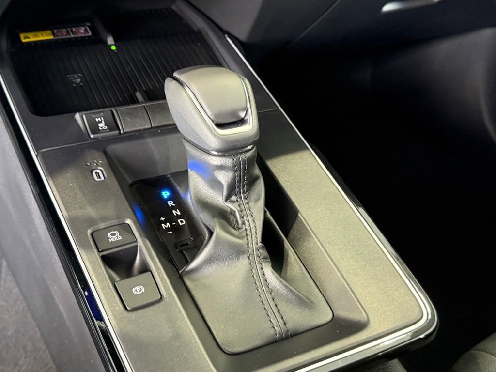 Used 2026 Toyota Corolla Cross XLE image 25