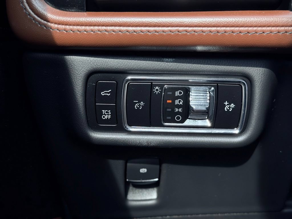 Used 2023 Lincoln Nautilus Reserve AWD/4WD image 36