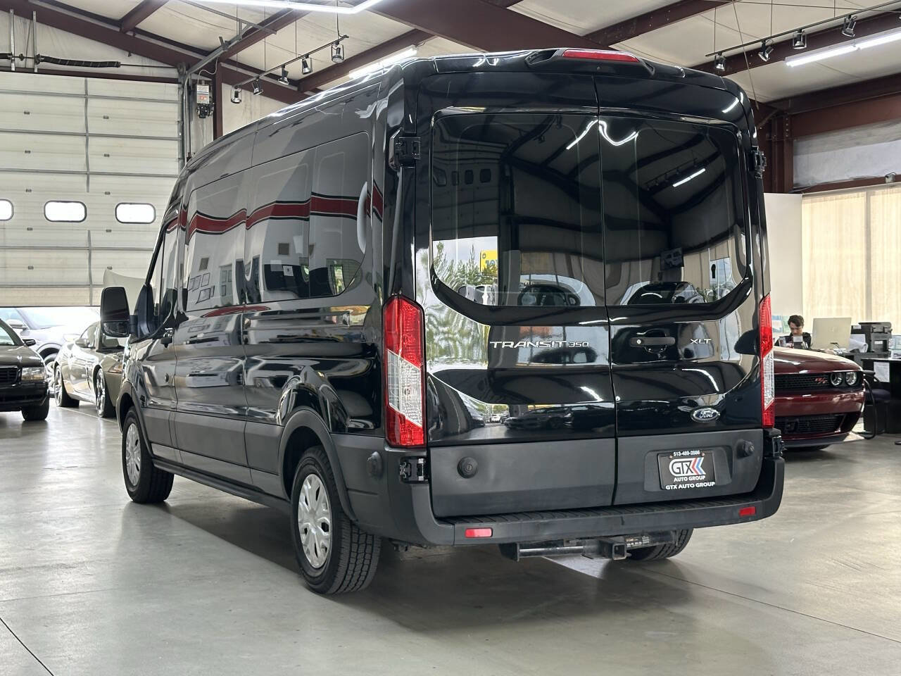 Used 2019 Ford Transit 350 XLT image 4