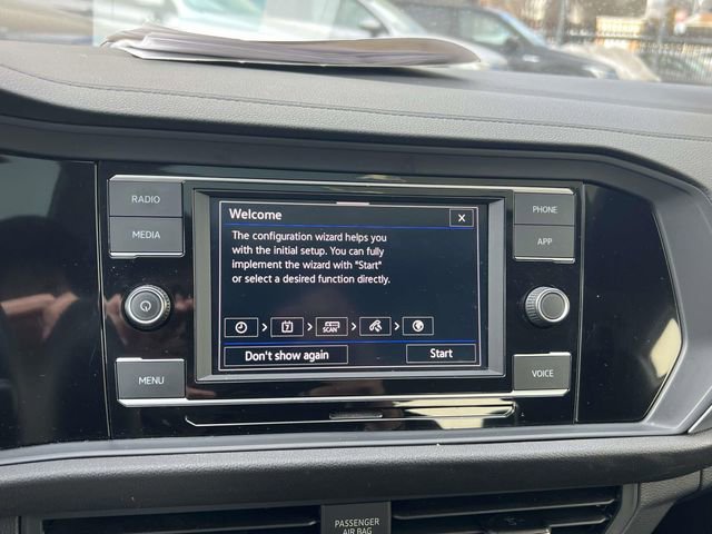 Certified 2023 Volkswagen Jetta SE w/ Panoramic Sunroof Package image 28