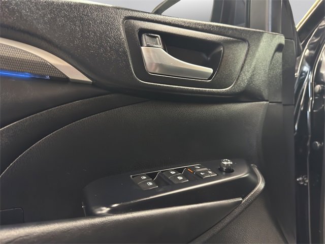 Used 2019 Toyota Highlander SE image 32
