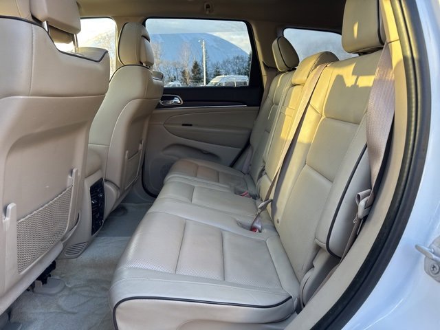 Used 2018 Jeep Grand Cherokee Overland w/ Jeep Active Safety Group image 24