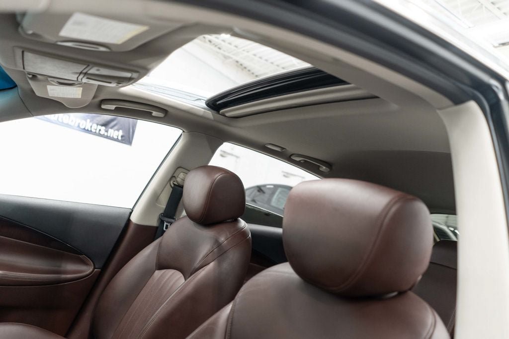 Used 2017 INFINITI QX50 2WD w/ Deluxe Touring Package image 11