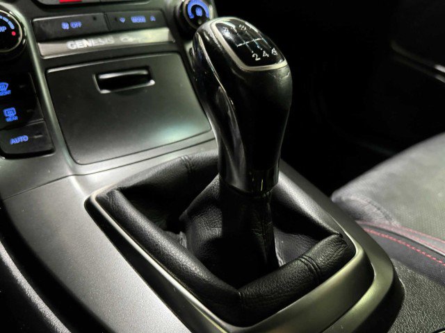 Used 2015 Hyundai Genesis 3.8 image 48