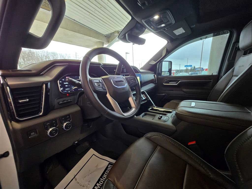 Used 2024 GMC Sierra 3500 Denali w/ Denali Reserve Package image 7