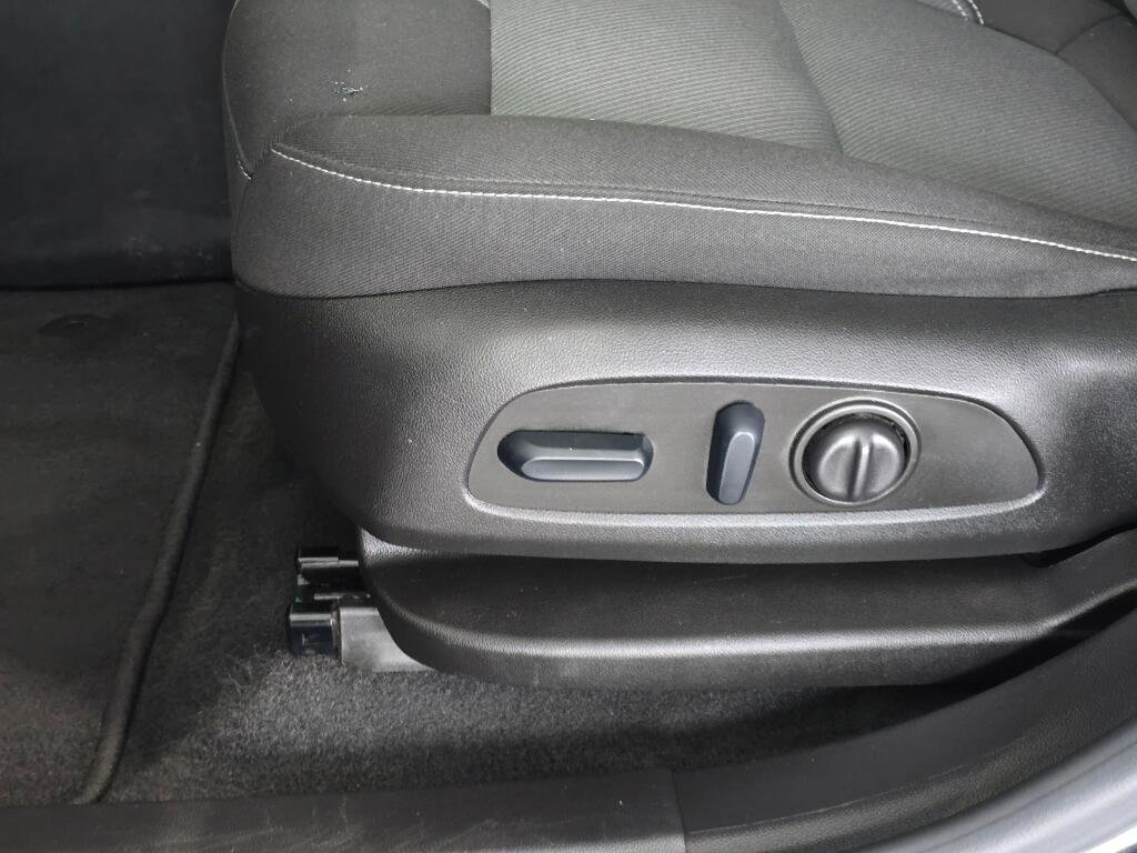 Used 2025 Chevrolet Blazer LT image 21