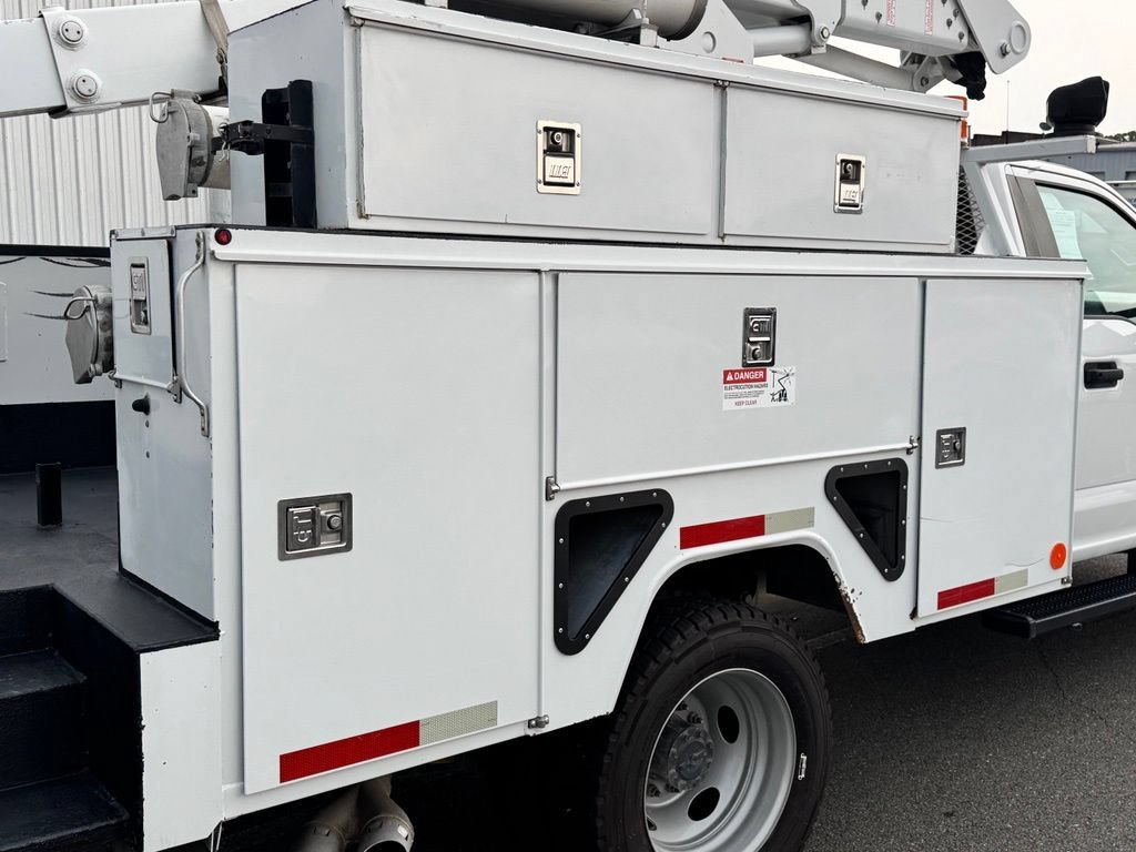 Used 2018 Ford F550 2WD Regular Cab Super Duty image 30