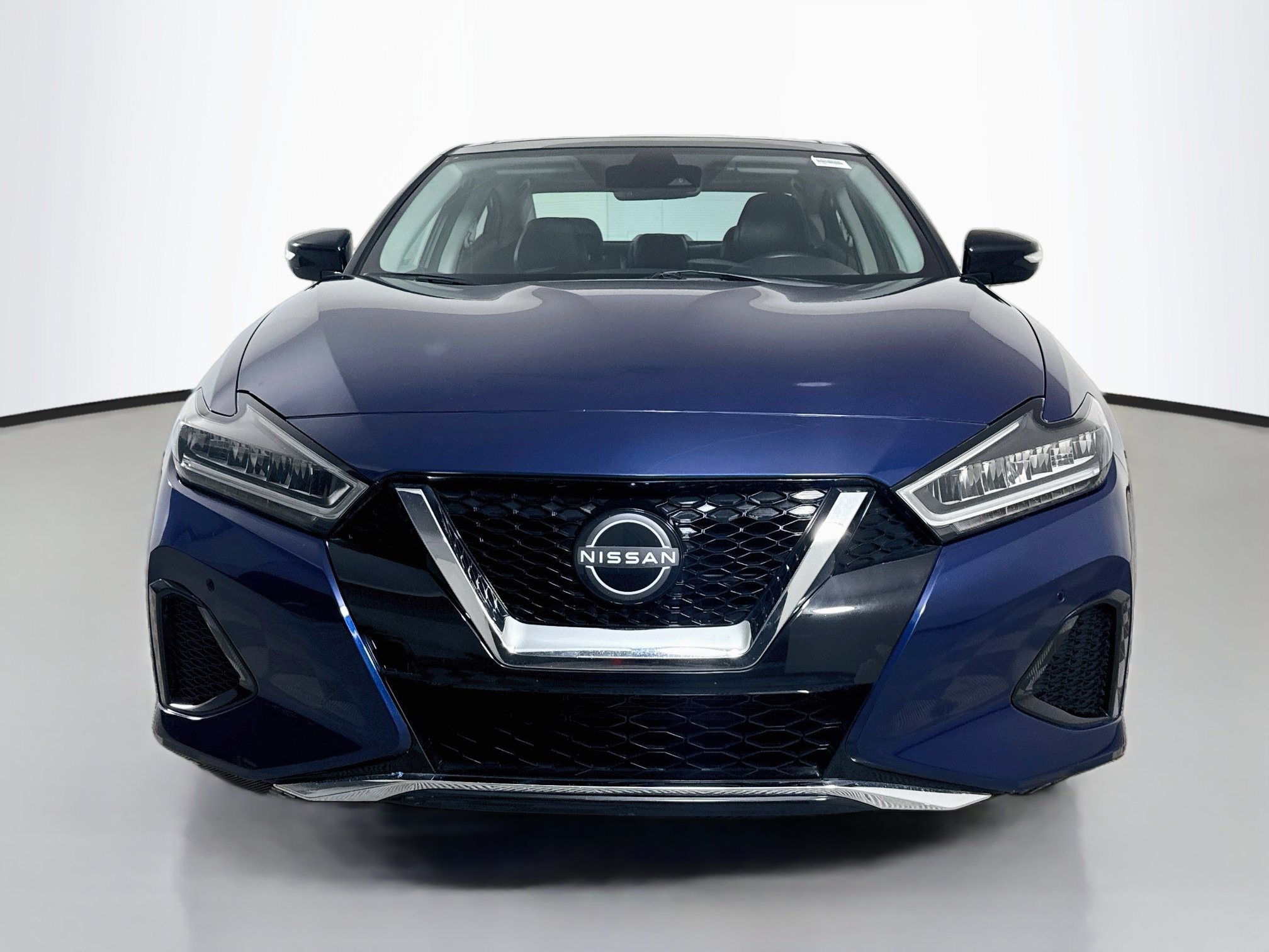 Used 2023 Nissan Maxima SL FWD image 2