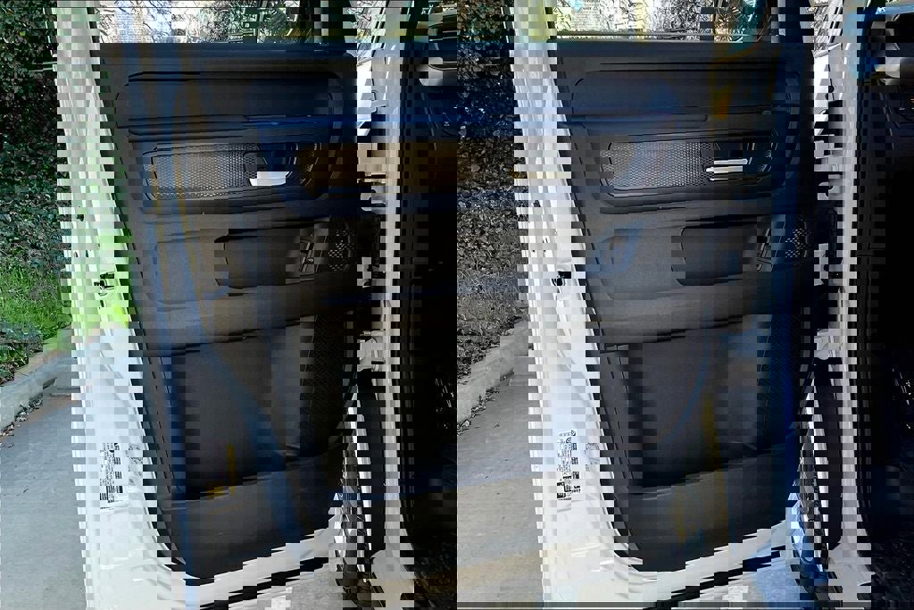 Certified 2025 Volkswagen ID. Buzz Pro S image 26