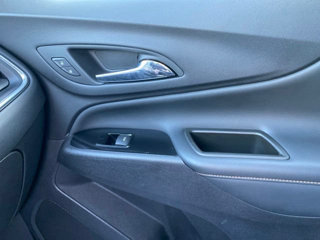 Used 2024 Chevrolet Equinox Premier AWD/4WD image 18
