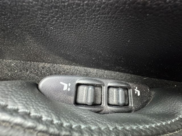 Used 2023 Nissan Z w/ Floor Mat Package (L93) RWD image 25