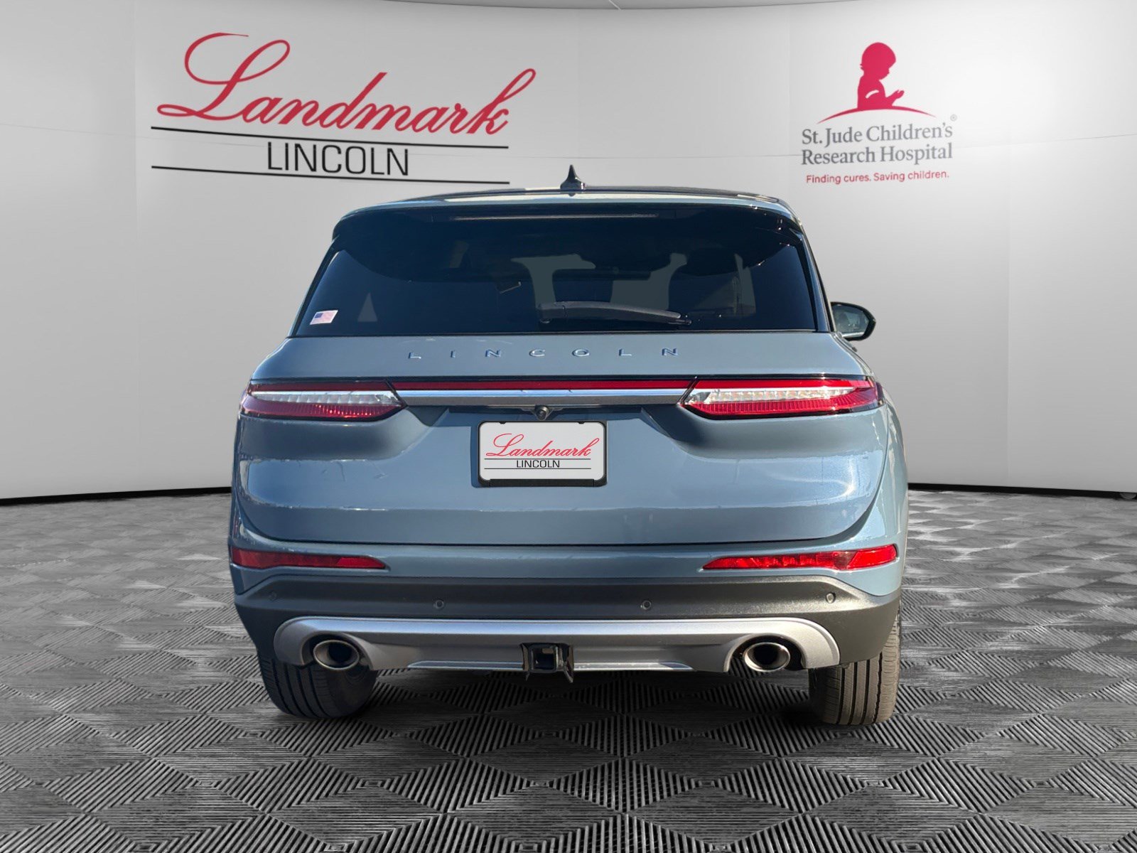 Certified 2024 Lincoln Corsair AWD w/ Equipment Group 101A image 4